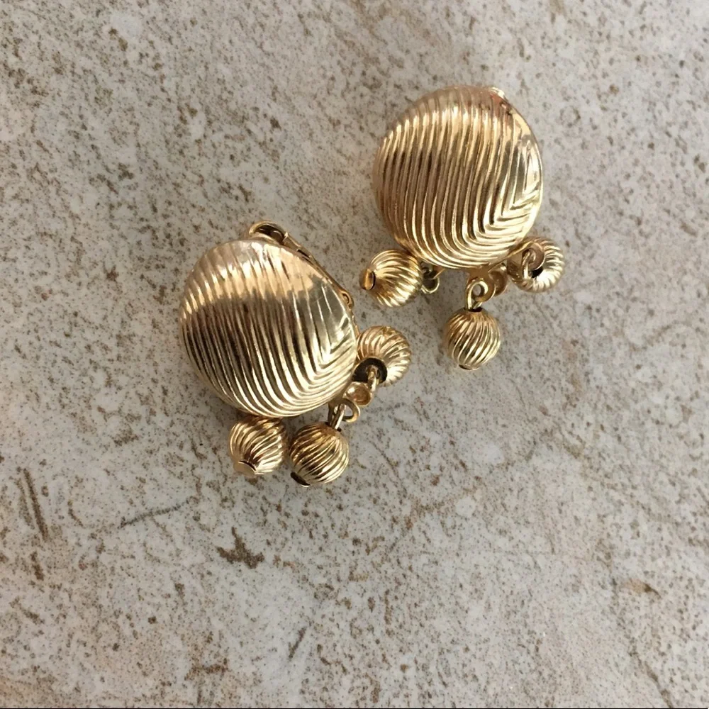 Sarah Coventry Vintage Gold-tone 2-way earrings - Picture 3 of 6
